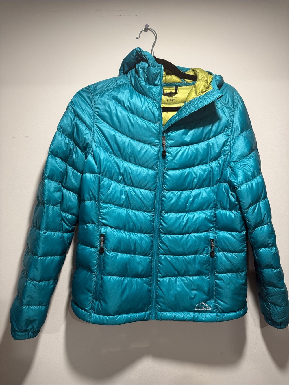 L.L. Bean Women's Teal Puffer Jacket with Lime Lining